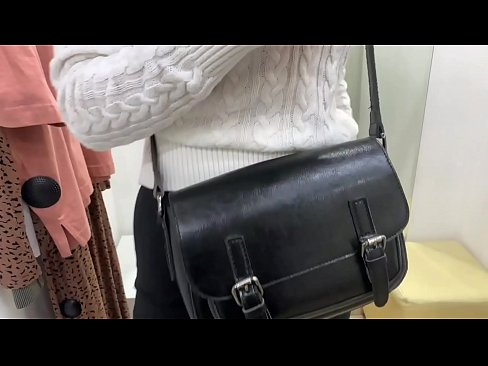 ❤️ Almenn sjálfsfróun ungrar tíkar FeralBerry með dildó í mátunarklefa ️ Klám á is.hentaisea-com.ru ﹏
