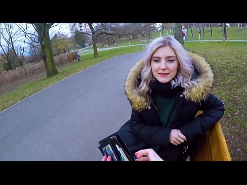 ❤️ Gleypir heitt ásamt ókunnugra fyrir peninga - blástur í garðinum eftir Evu Elfie ️ Klám á is.hentaisea-com.ru ﹏